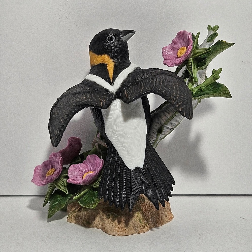 Lenox Garden Bird Collection Bobolink Fine Porcelain Figurine Hand Painted NIB
